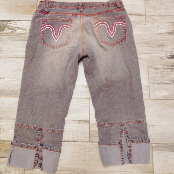 Capris - Picture 5 of 6